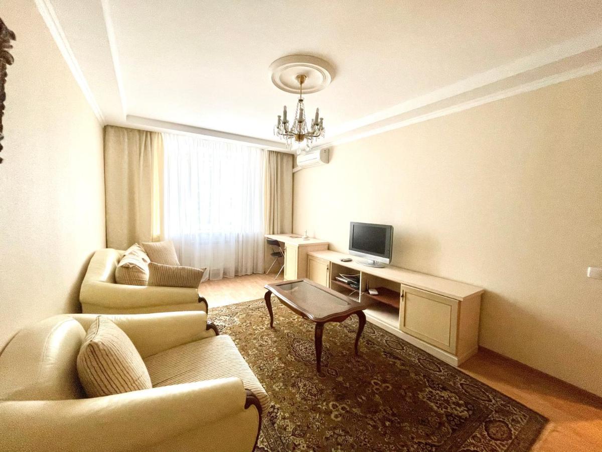 Apartment Mala Zhytomyrska 10 Kijów Zewnętrze zdjęcie