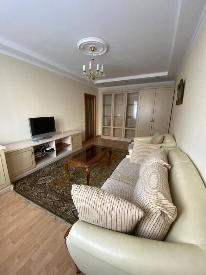Apartment Mala Zhytomyrska 10 Kijów Zewnętrze zdjęcie